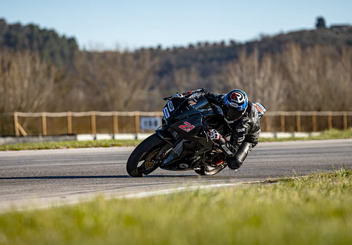 mitas-banner_motorcycle-on-road_racing_720x500px